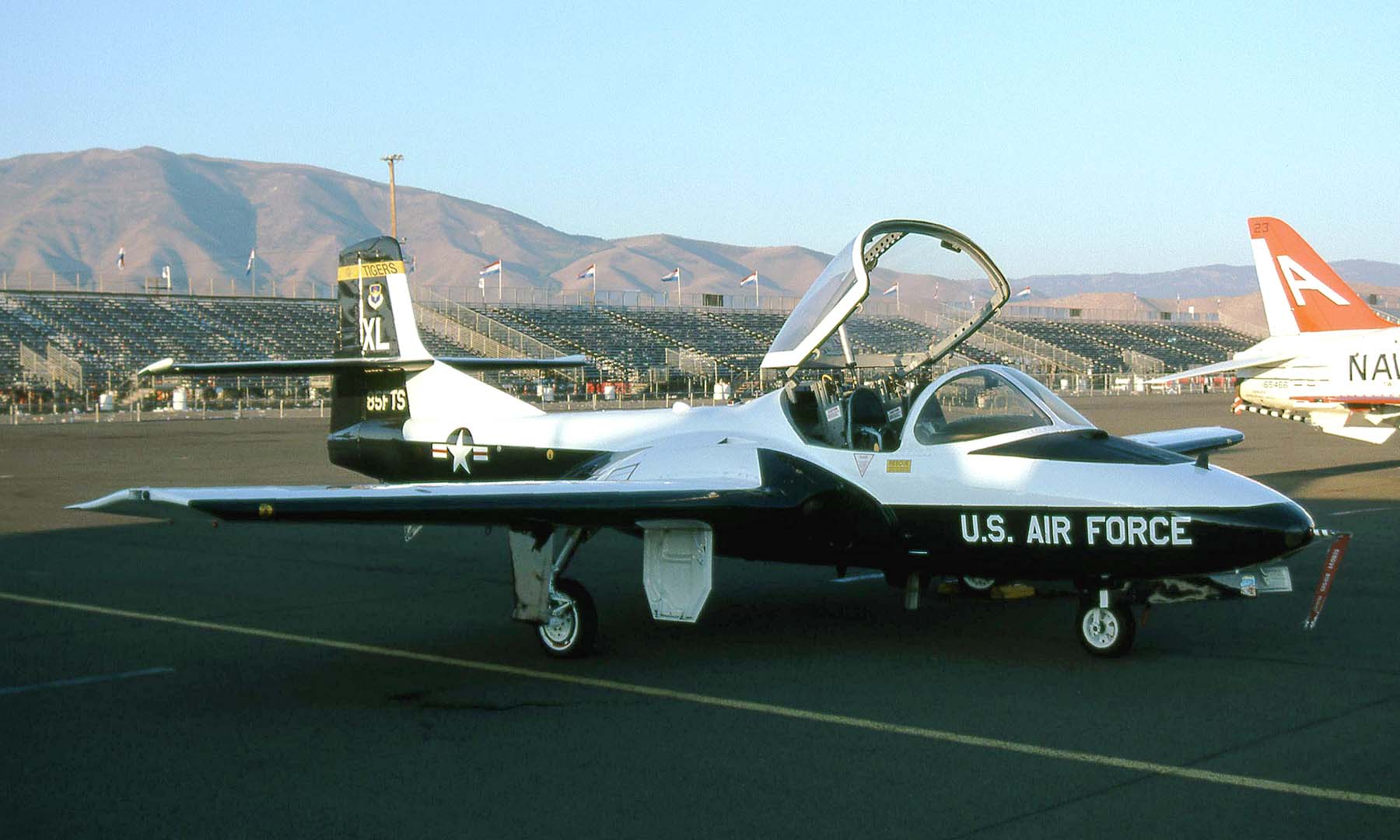 t 37 avion
