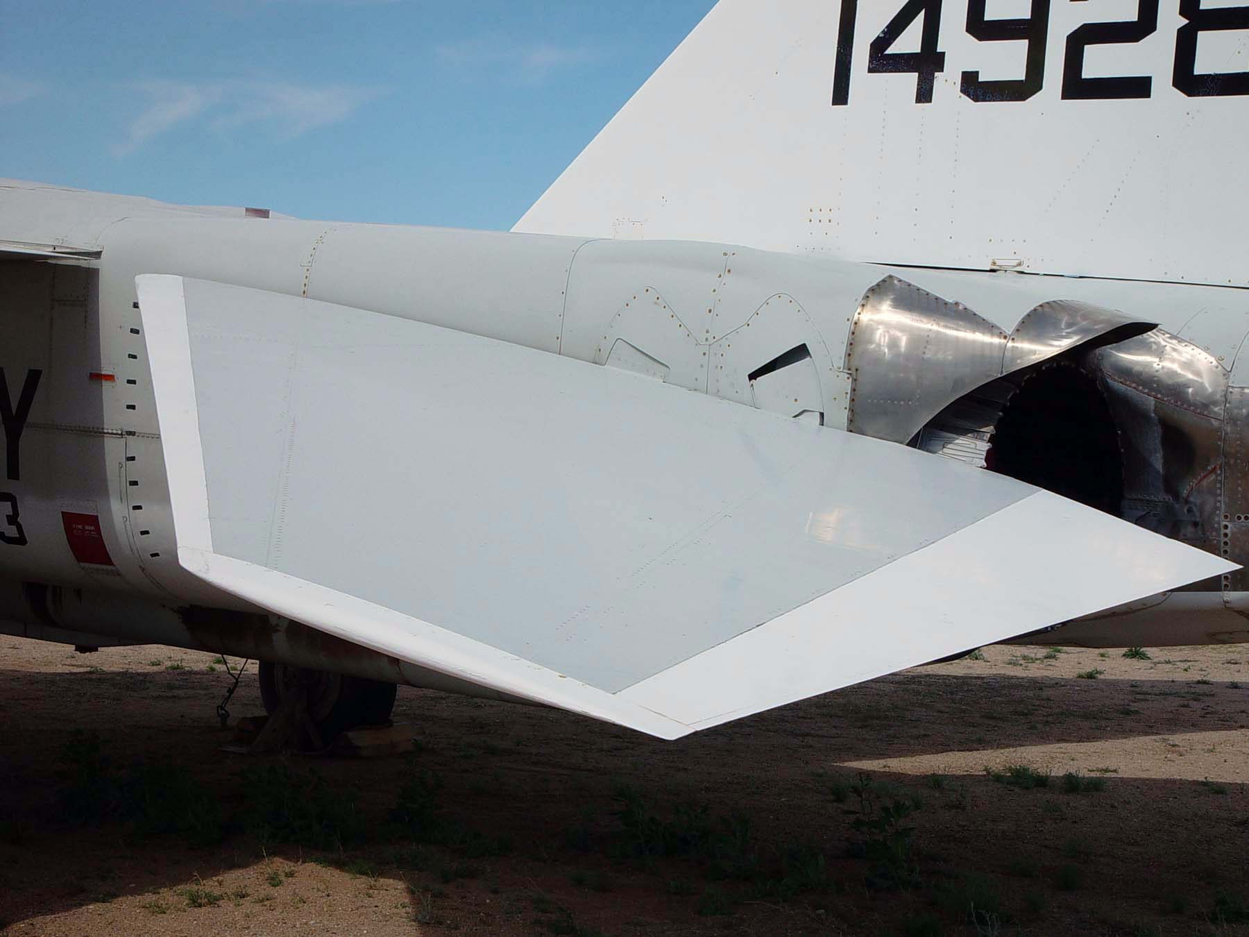 RA-5C Vigilante Walk Around Photo 017