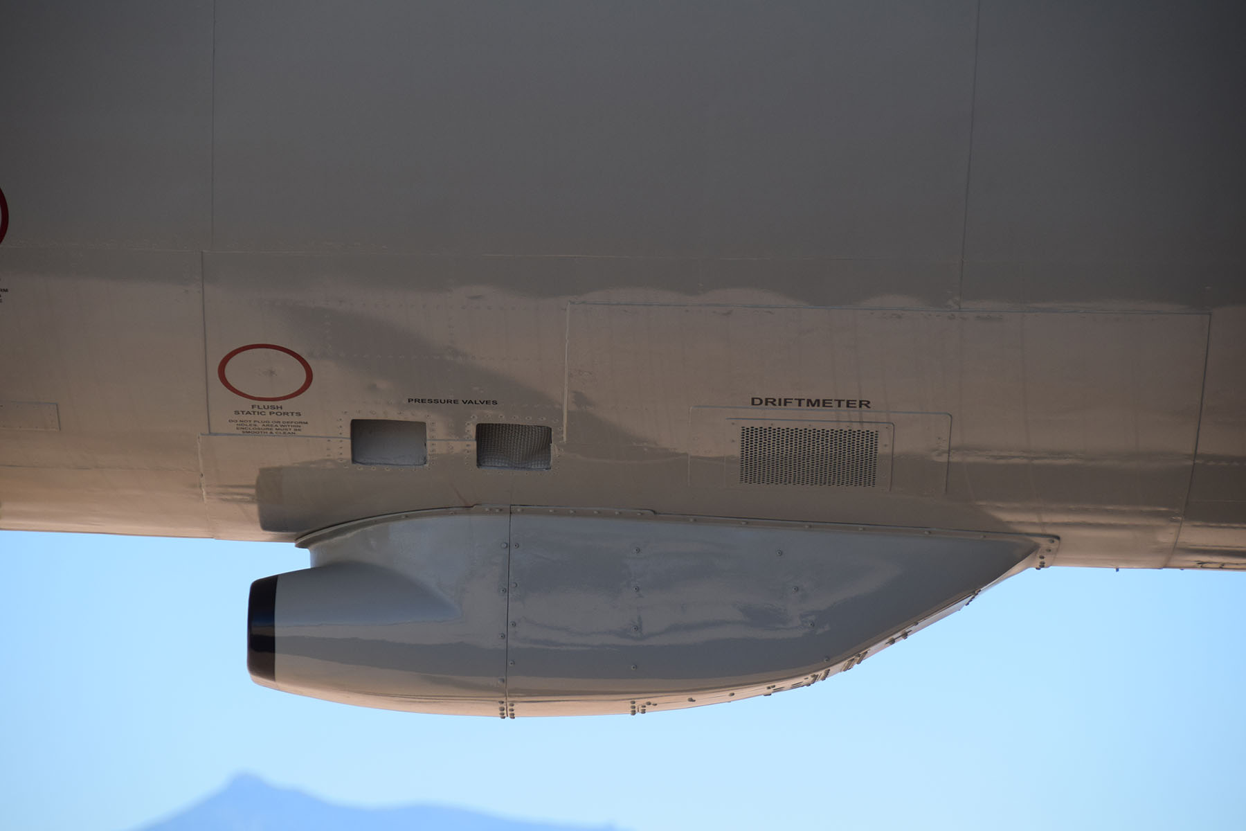 EC-121T Constellation Photo 136