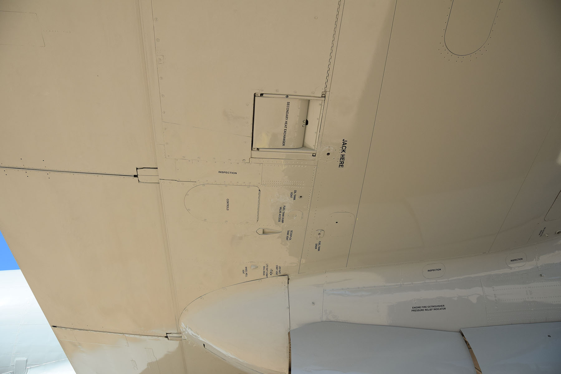 EC-121T Constellation Photo 277