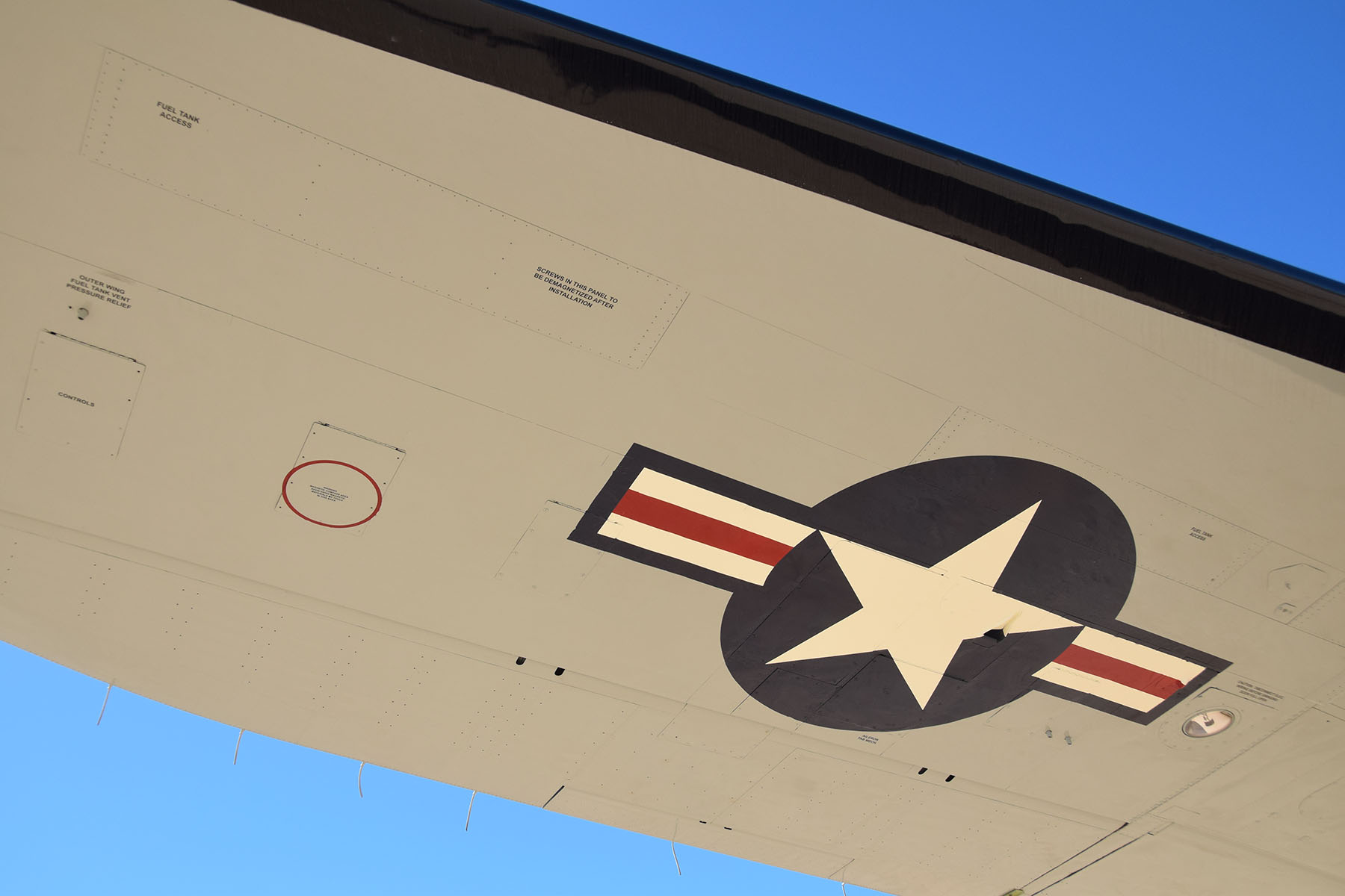 EC-121T Constellation Photo 295