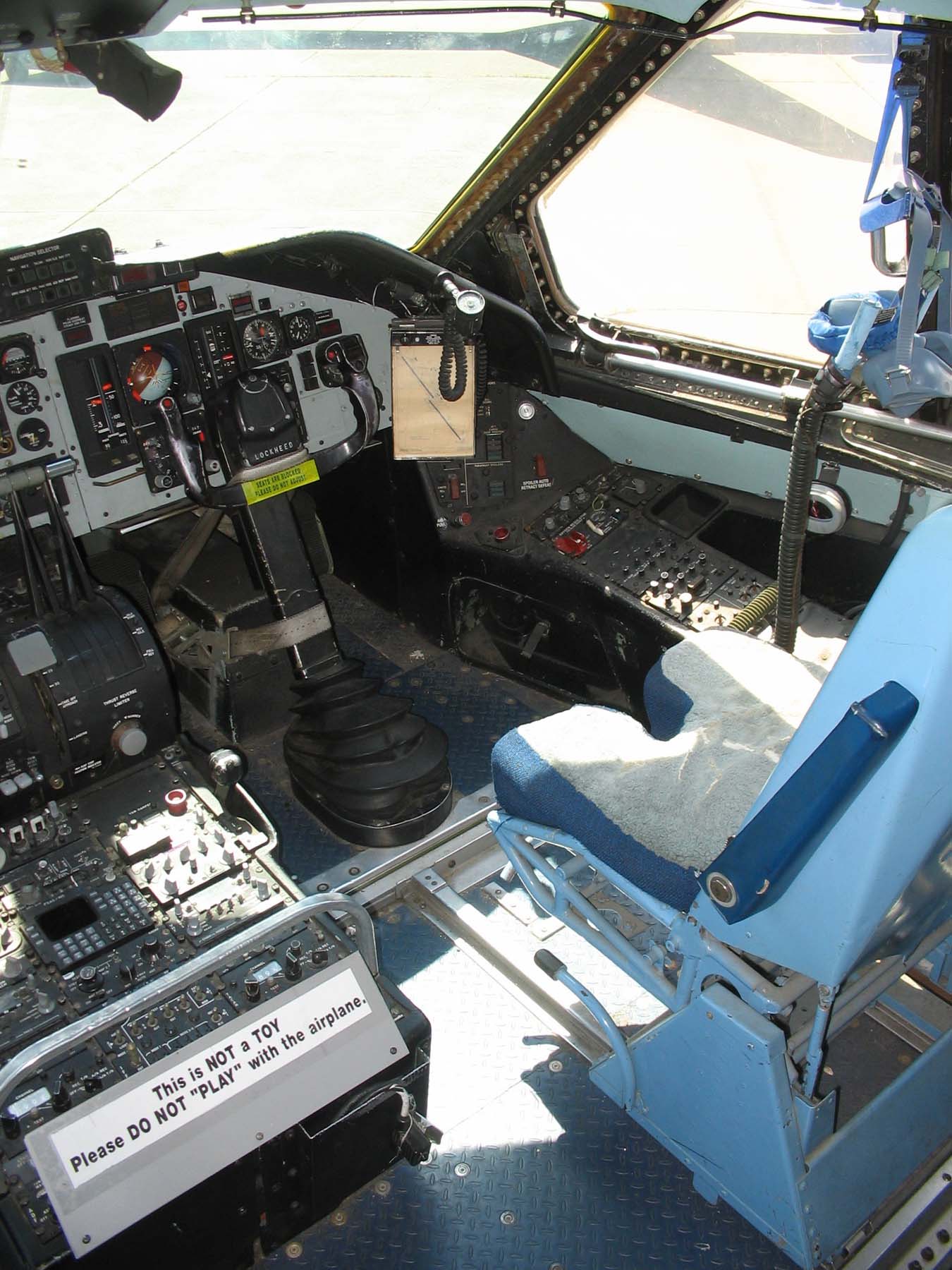 C-141B Starlifter Photo 092