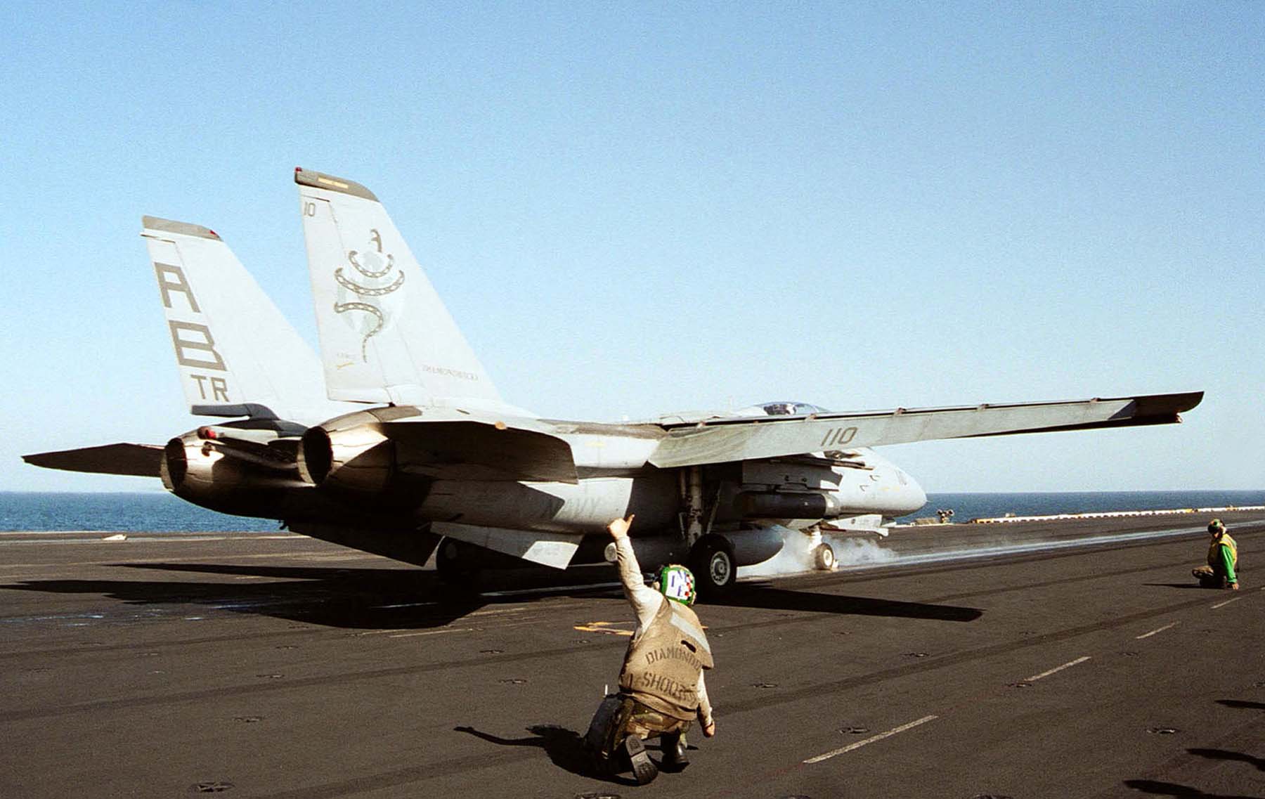 Grumman F-14B Tomcat US Navy Archives Image 011219-n-0382m-010