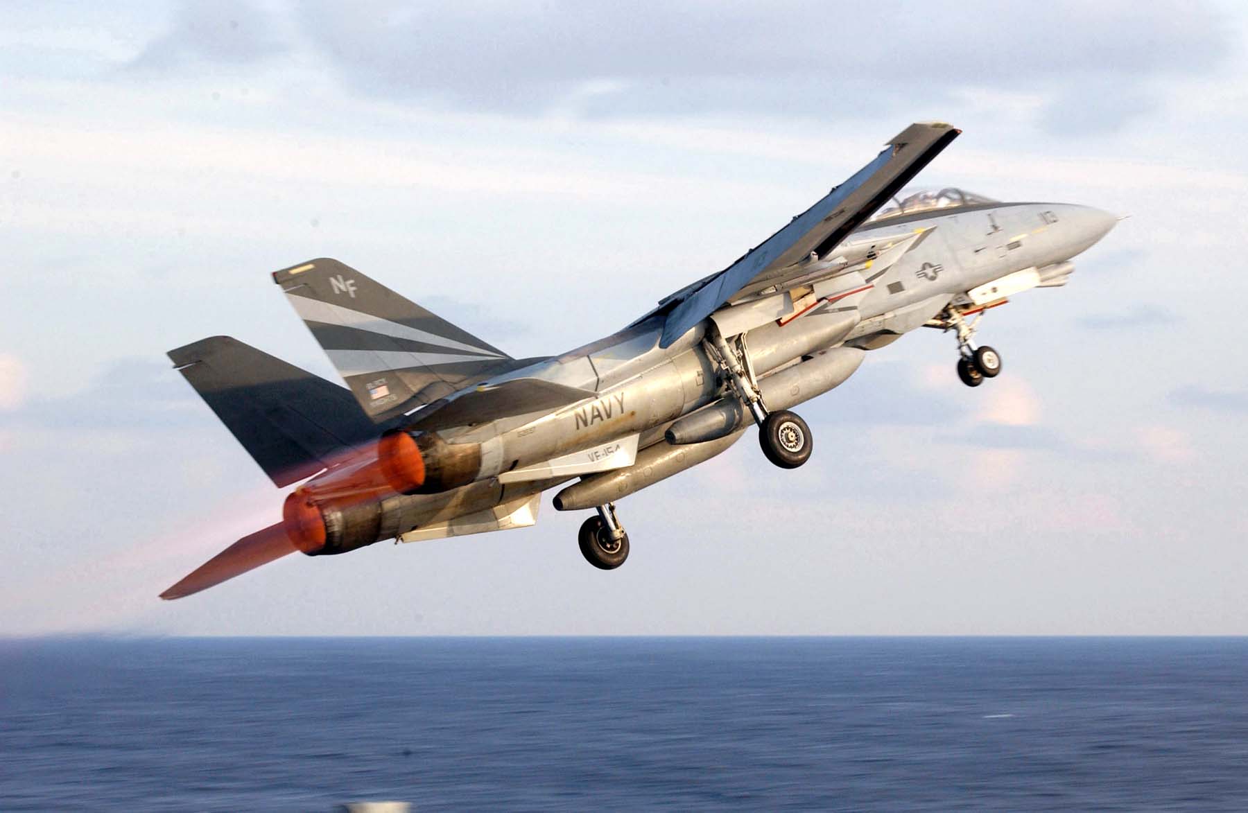 Grumman F-14A Tomcat US Navy Archives Image 021015-n-1810f-005