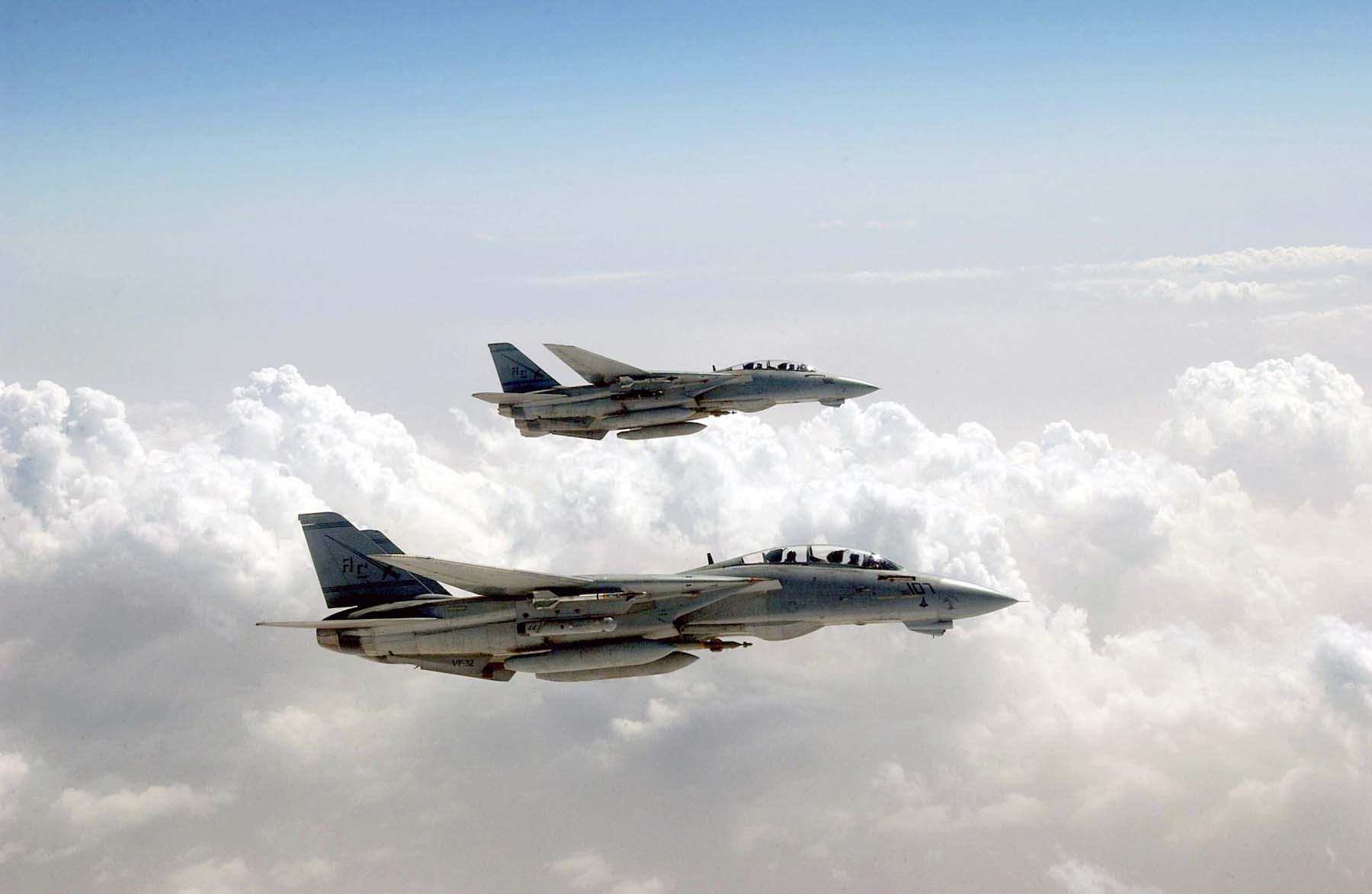 Grumman F-14B Tomcat US Navy Archives Image 030409-f-1631a-002