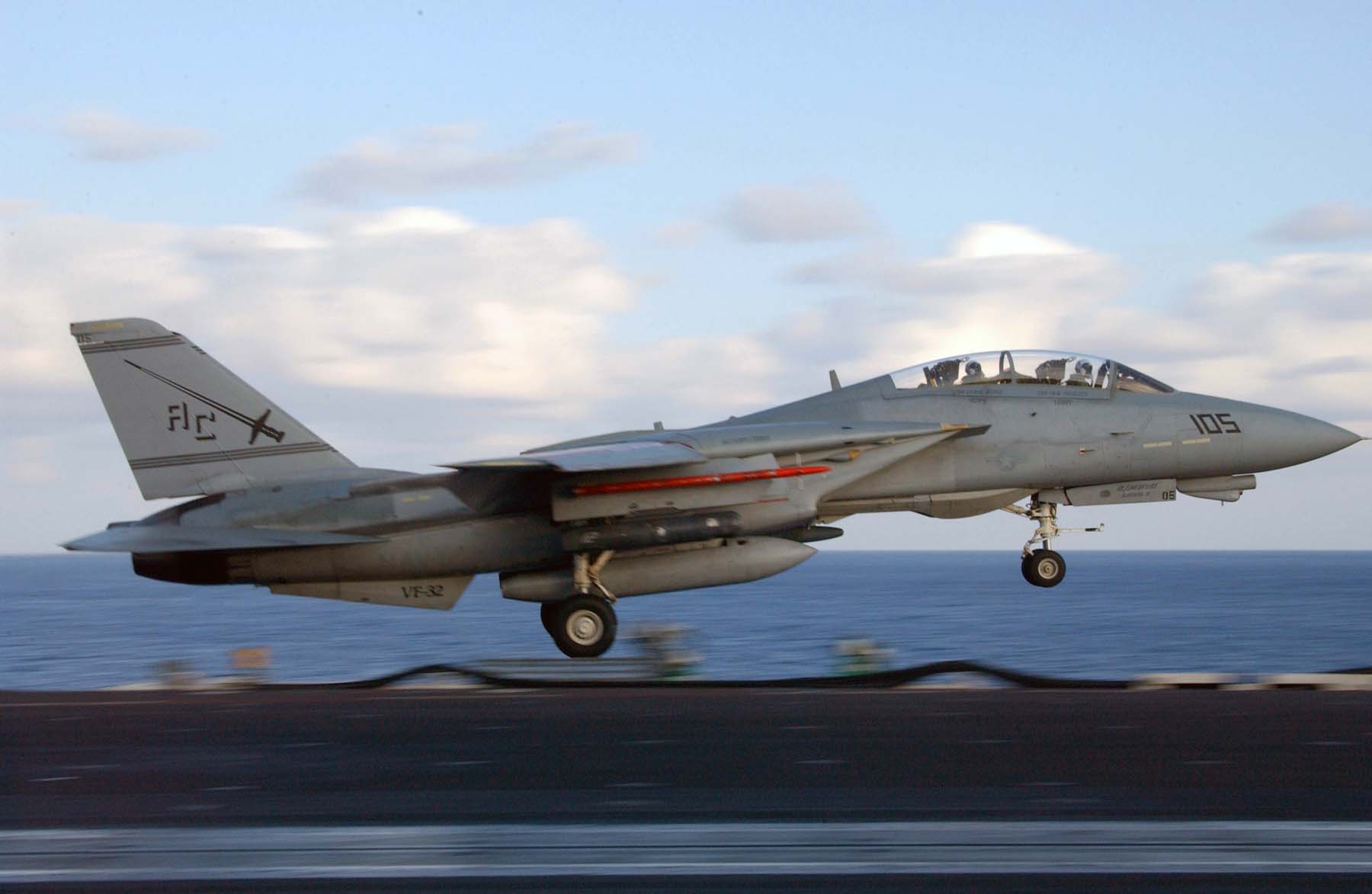 Grumman F-14B Tomcat US Navy Archives Image 040422-n-4757s-026