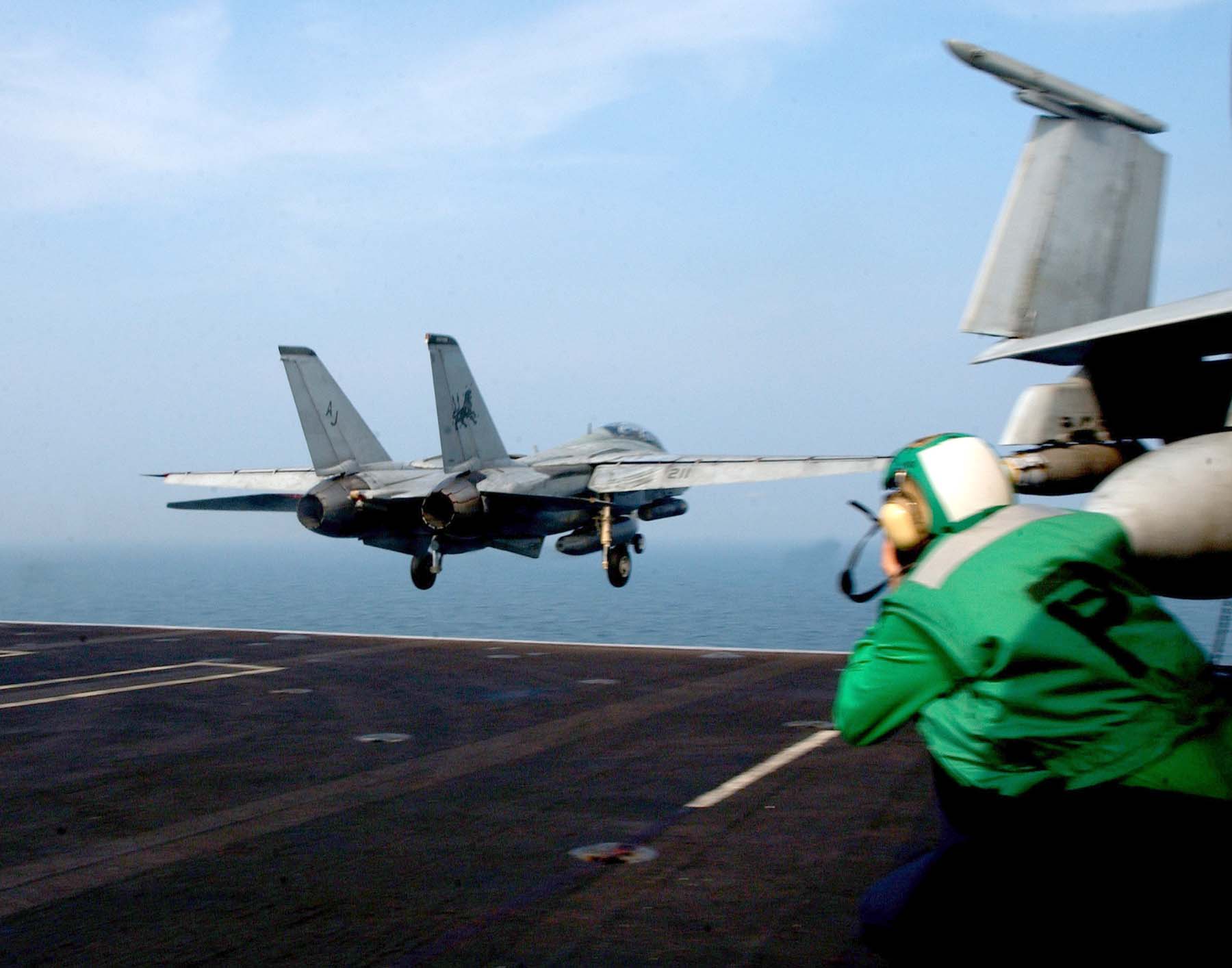 Grumman F-14D Tomcat US Navy Archives Image 051207-n-9362d-005