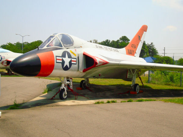 F4D