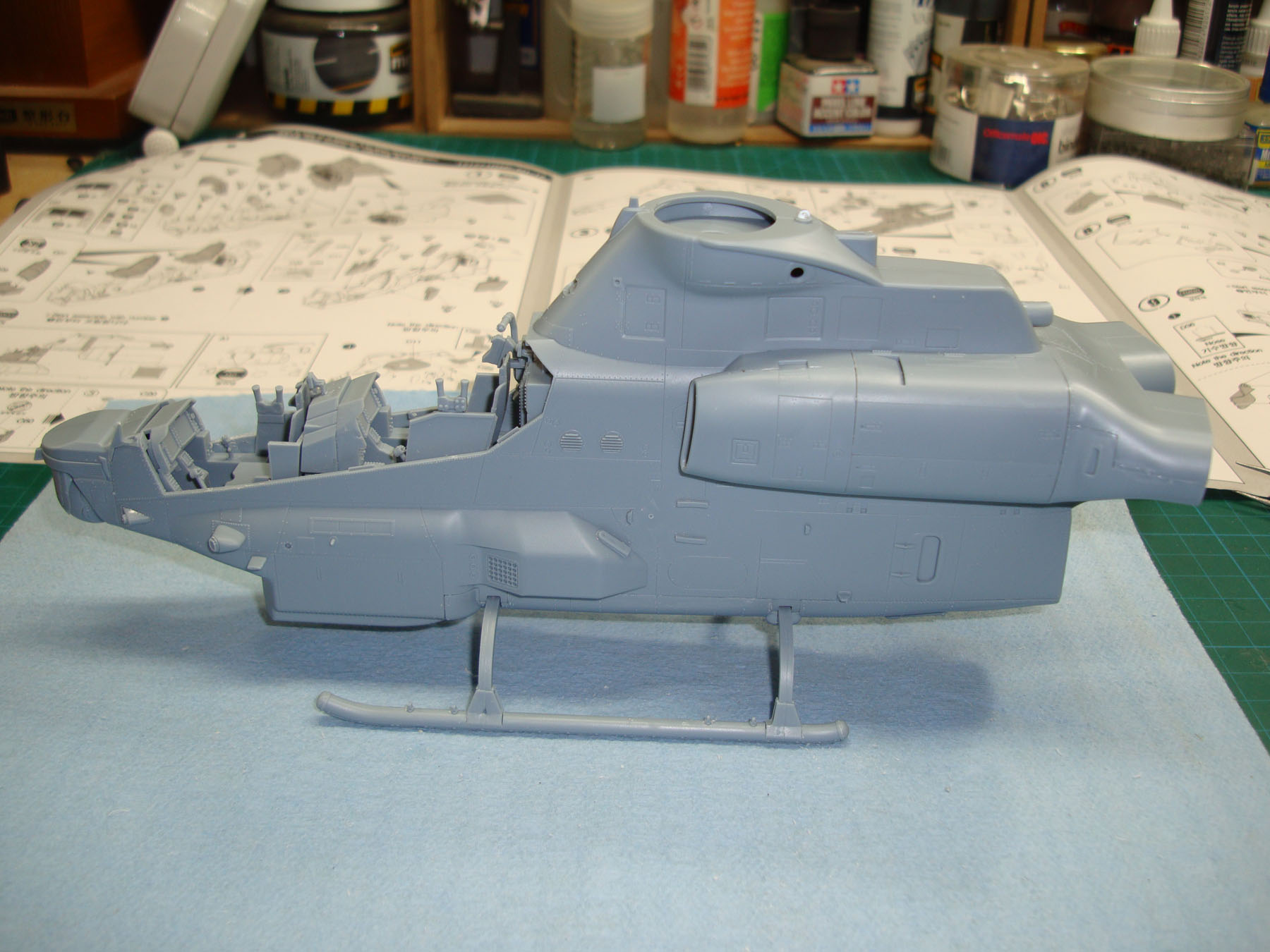 Academy 12127 1/35 AH-1Z Viper Quick Build Image 08