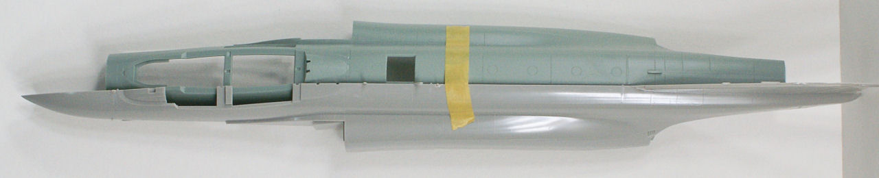Academy 12232 1/48 F-4B Phantom II VF-111 Sundowners Quick Build Image 01