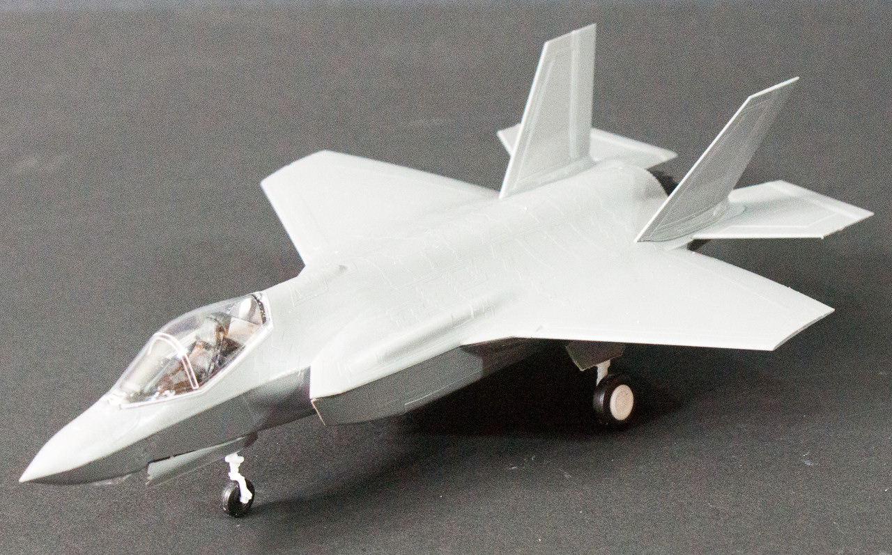 Academy 12507 1/72 F-35A Lightning II Build Image 07
