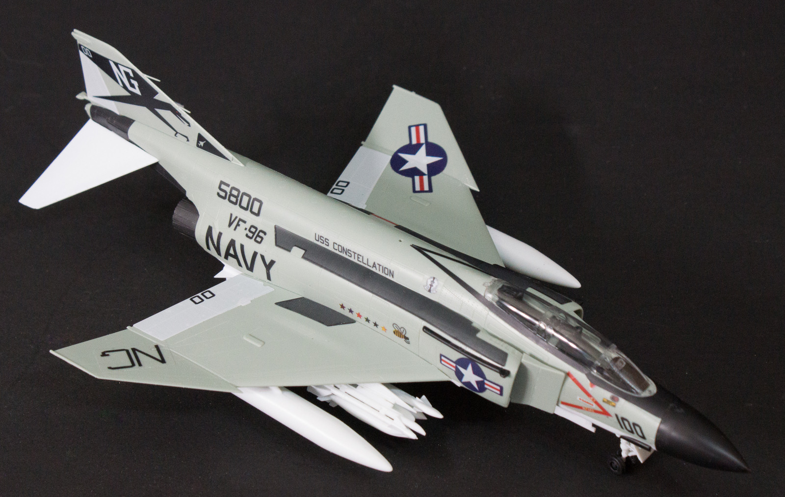 Academy 12515 1/72 F-4J Phantom II VF-111 Sundowners Quick Build Image 02