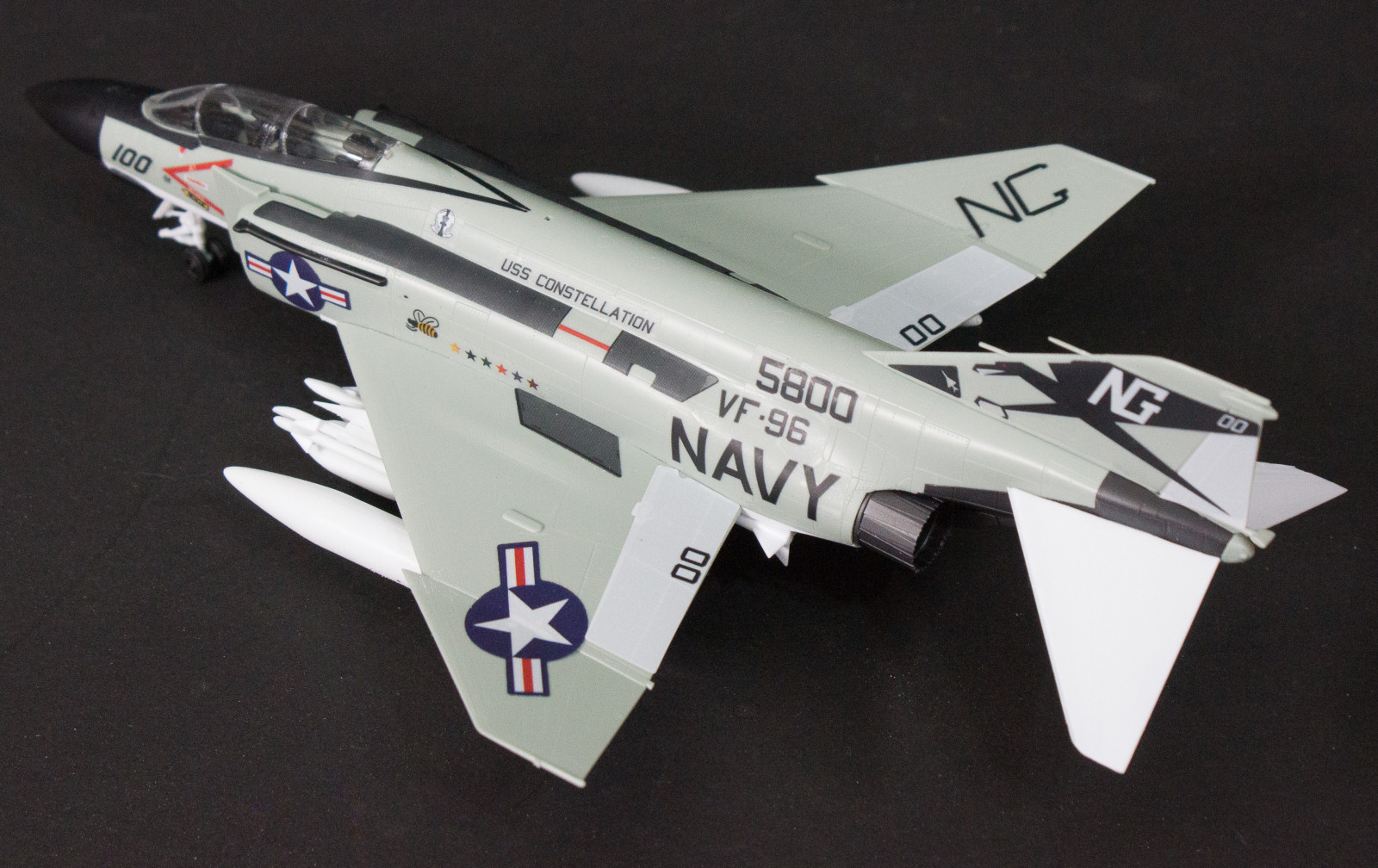 Academy 12515 1/72 F-4J Phantom II VF-111 Sundowners Quick Build Image 04
