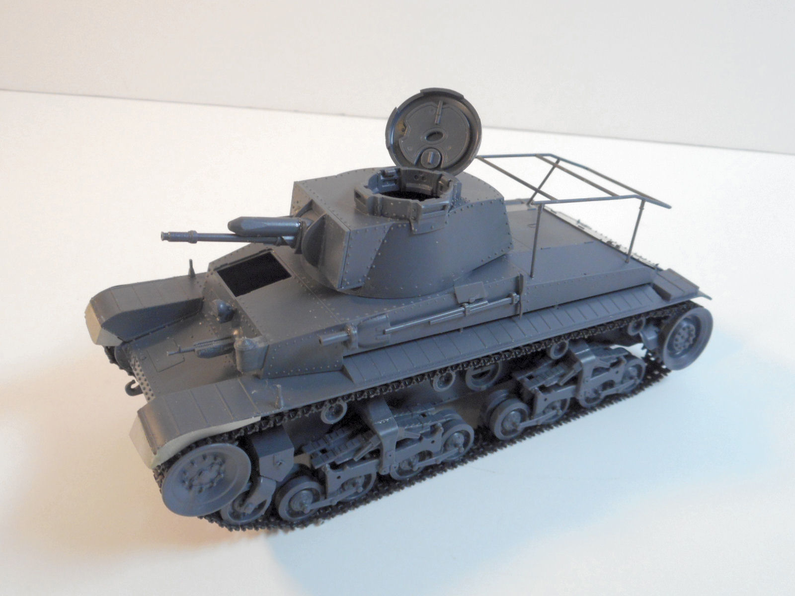 Academy 13313 1/35 Pz.Bef.Wg.35(t) Command Tank Build Image 09