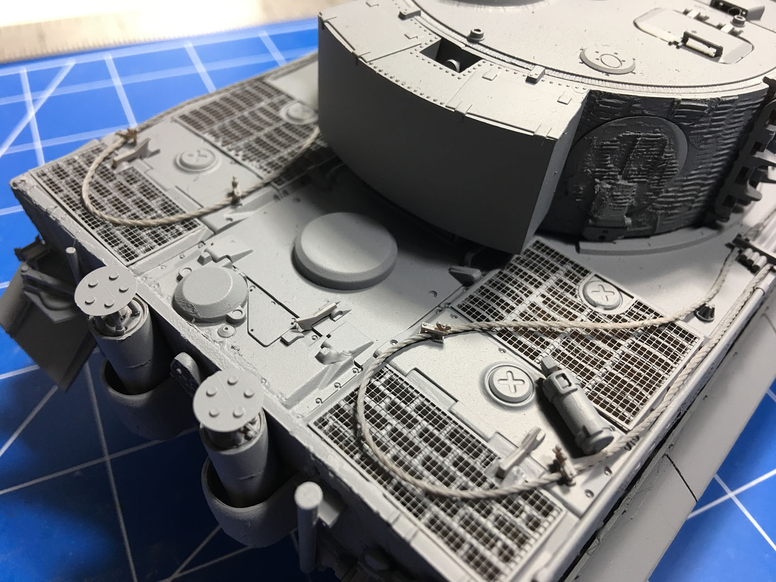 Academy 13314 1/35 Tiger I Late Production Build Image 14