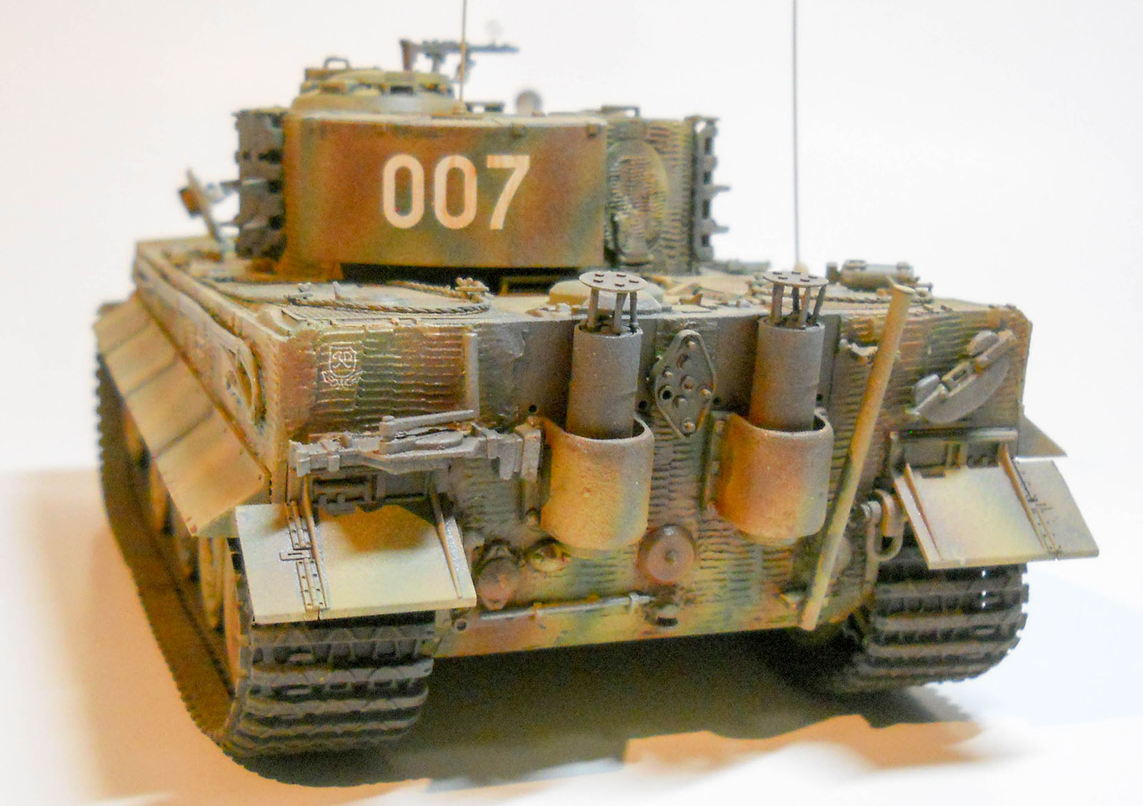 Academy 13314 1/35 Tiger I Late Production Build Image 33