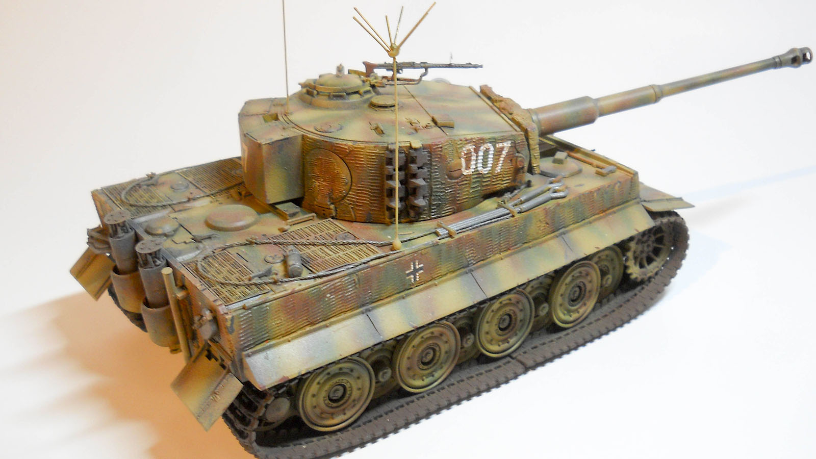 Academy 13314 1/35 Tiger I Late Production Build Image 34