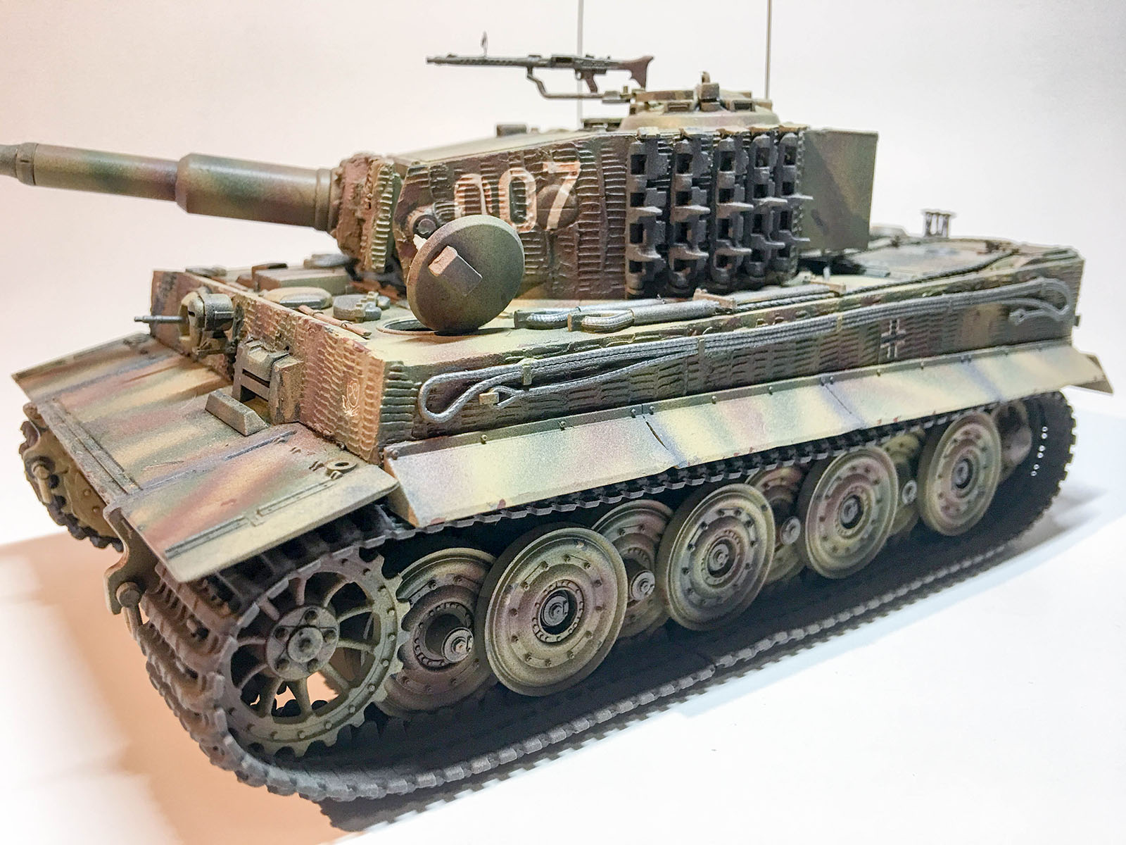 Academy 13314 1/35 Tiger I Late Production Build Image 45