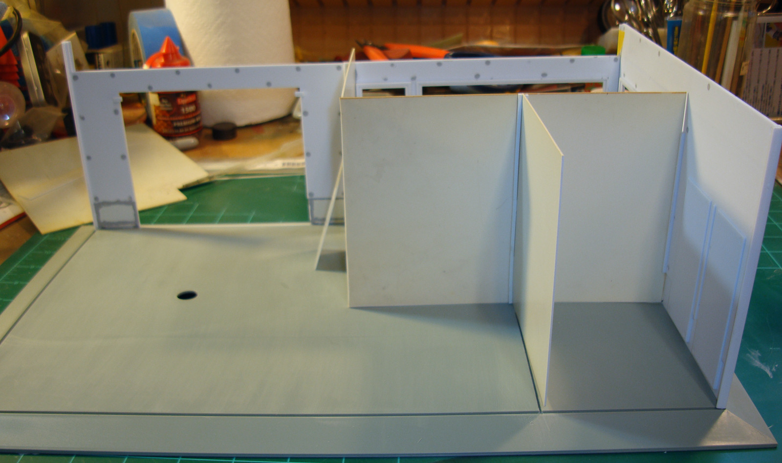 Academy 15122 1/24 Joe's Power Plus Service Station Build Image 12