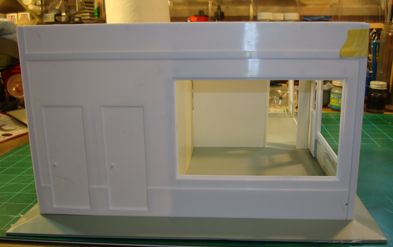 Academy 15122 1/24 Joe's Power Plus Service Station Build Image 13