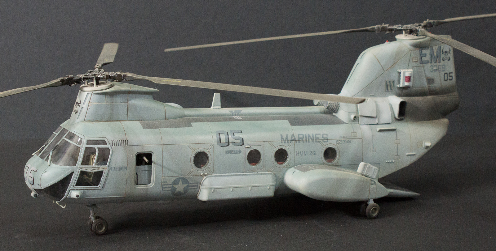 Academy 2226 1/48 Boeing CH-46E Sea Knight Finished Image 04