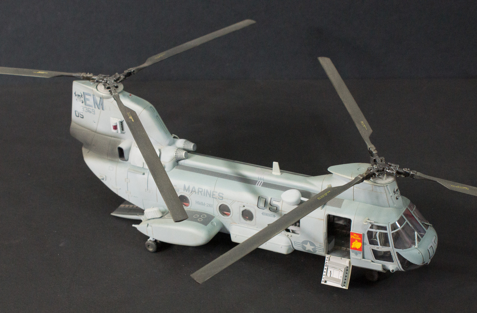 Academy 2226 1/48 Boeing CH-46E Sea Knight Finished Image 05