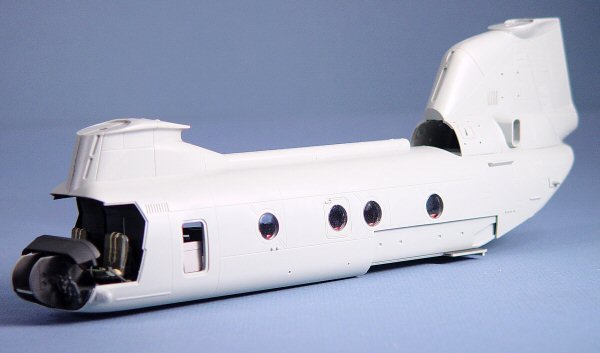 Academy 2226 1/48 Boeing CH-46E Sea Knight Build Image 10