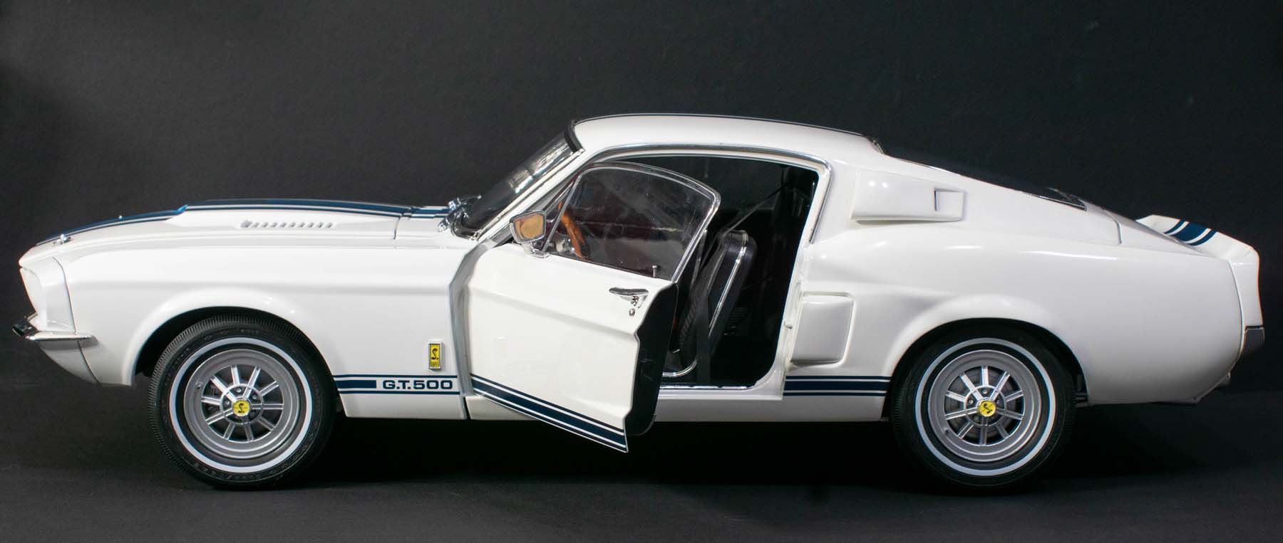 Agora Models 1/8 '67 Shelby GT500 Super Snake Build Image 135