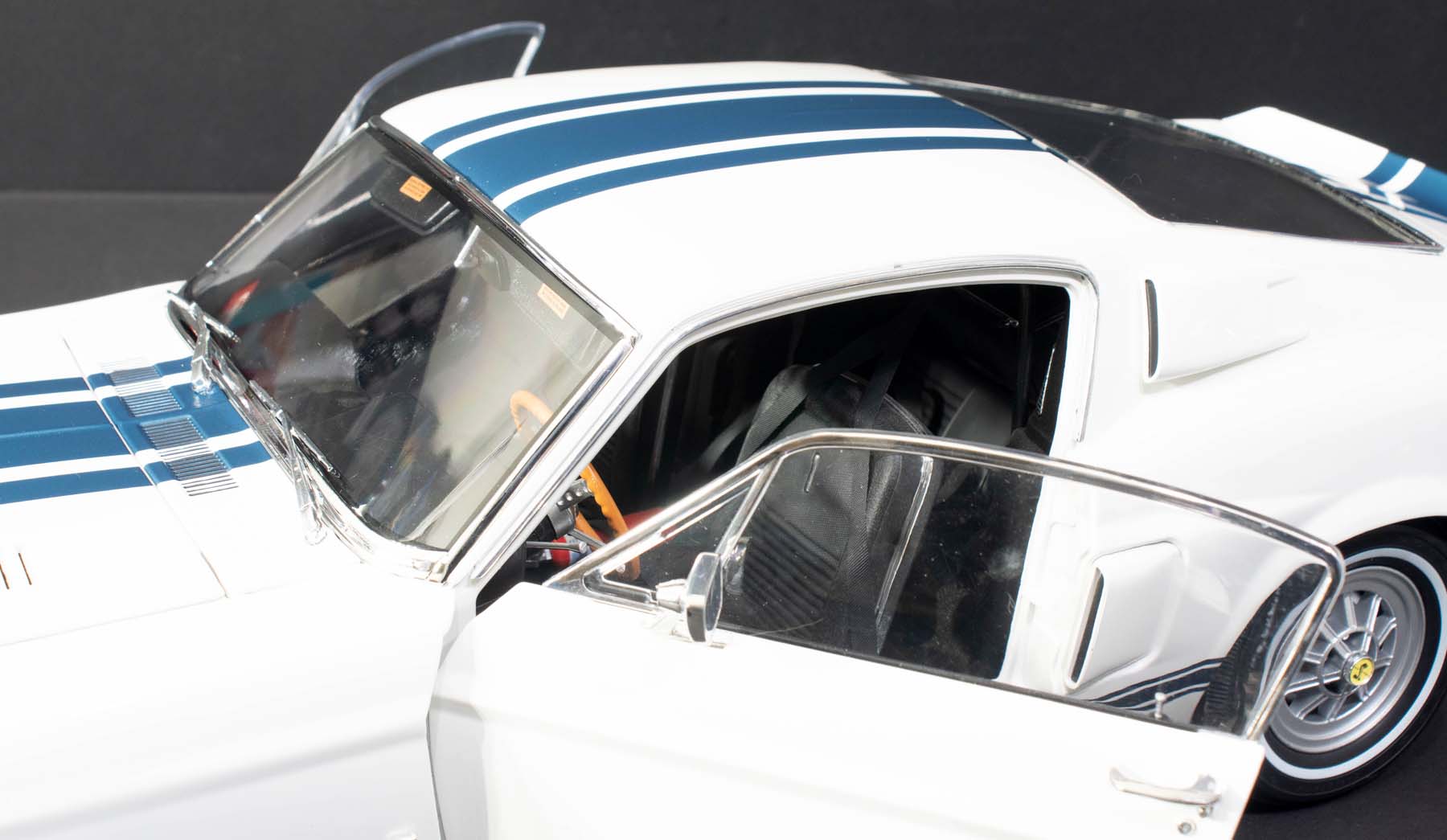 Agora Models 1/8 '67 Shelby GT500 Super Snake Build Image 145