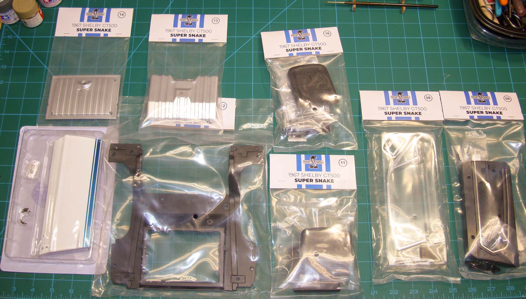 Agora Models 1/8 '67 Shelby GT500 Super Snake Build Image 16