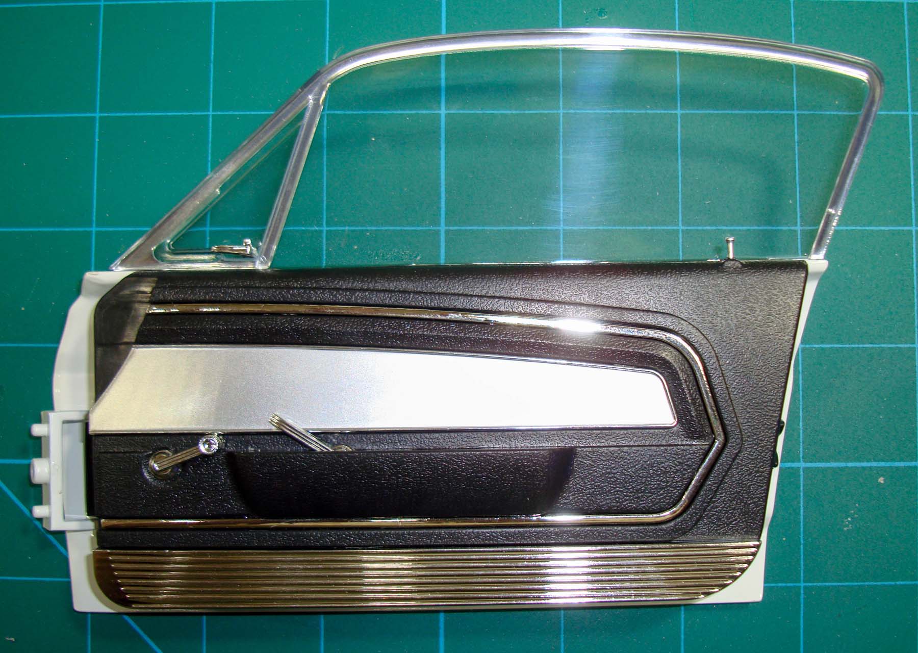 Agora Models 1/8 '67 Shelby GT500 Super Snake Build Image 21