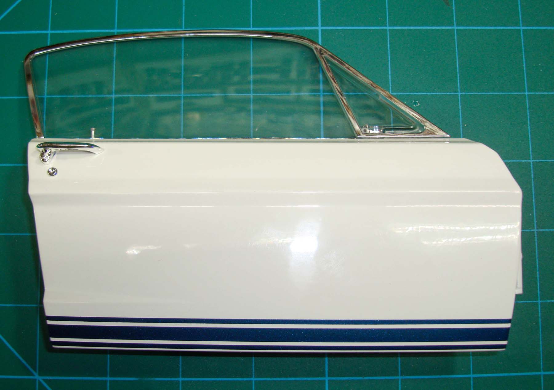 Agora Models 1/8 '67 Shelby GT500 Super Snake Build Image 22
