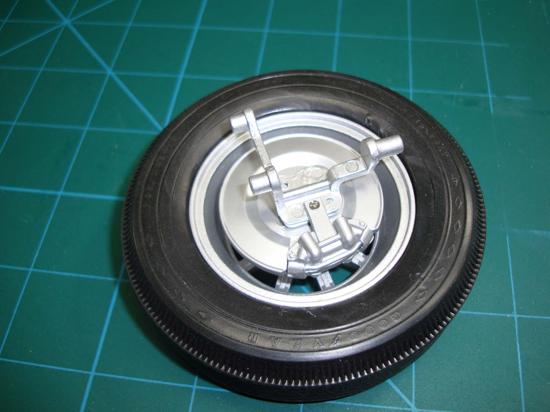 Agora Models 1/8 '67 Shelby GT500 Super Snake Build Image 84
