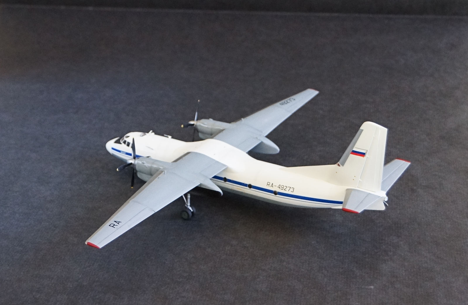 Amodel 72160 1/72 An-24T Coke Build Image 36