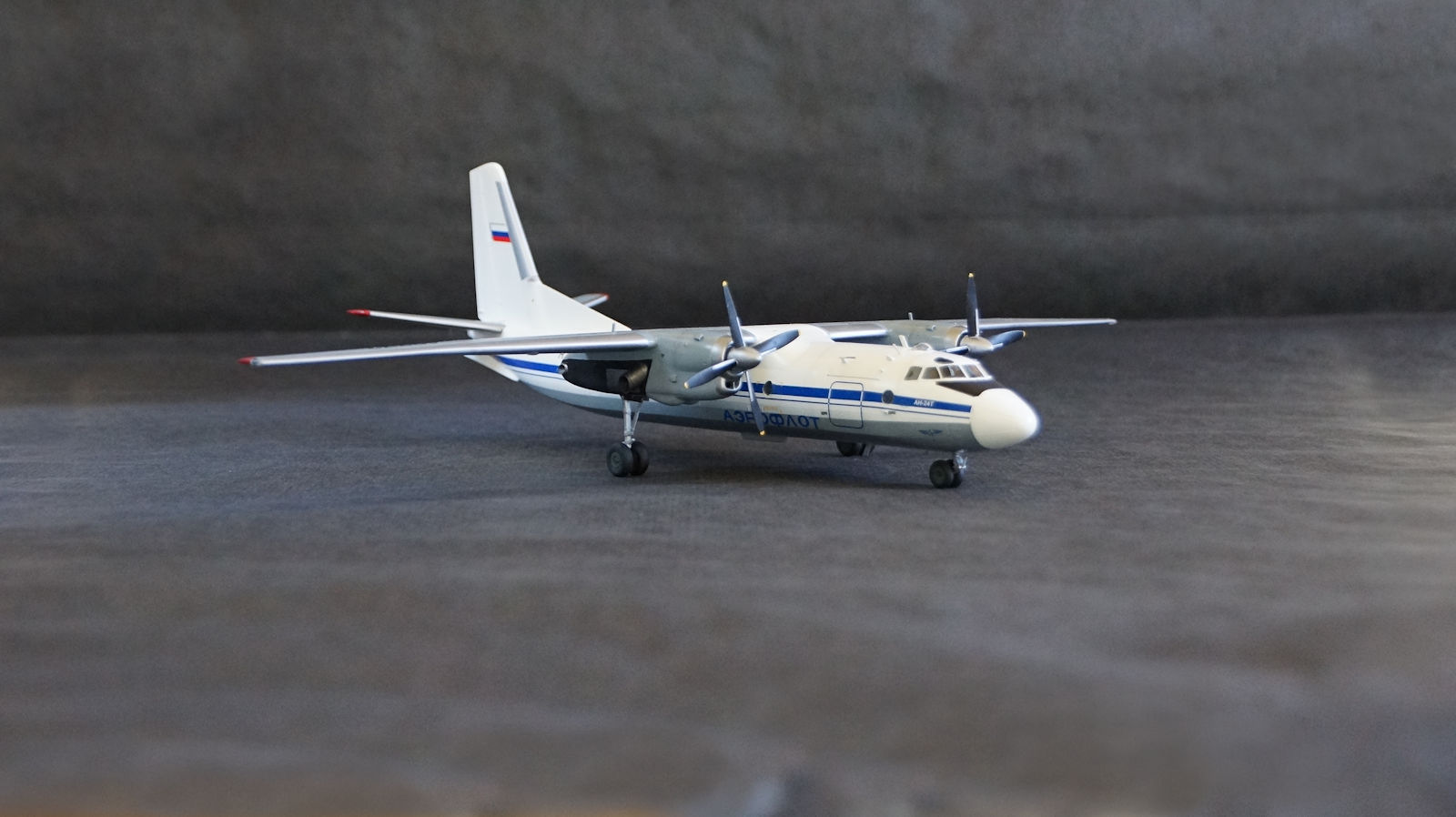 Amodel 72160 1/72 An-24T Coke Build Image 39