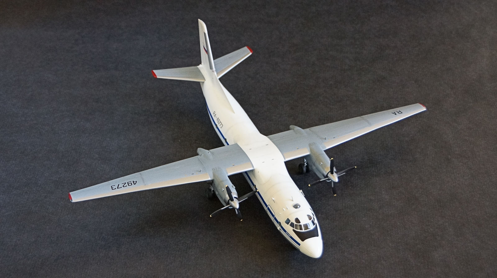 Amodel 72160 1/72 An-24T Coke Build Image 41