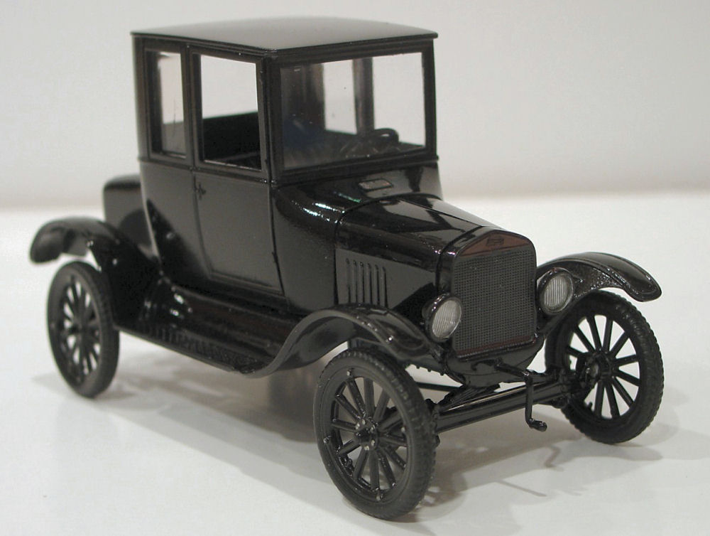 AMT 0670 1/25 1925 Ford Tall T Build Image 10