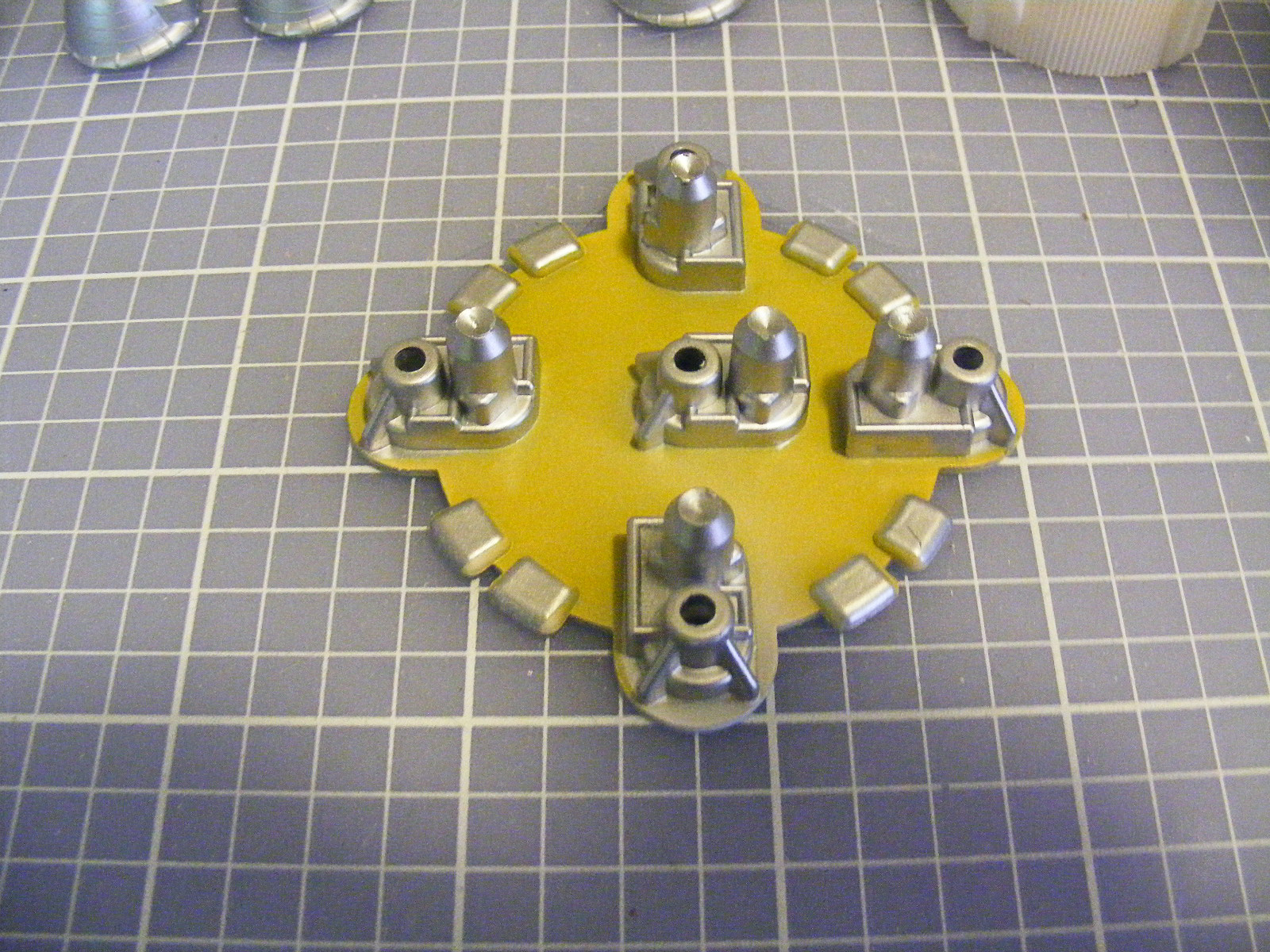 AMT 0700 1/200 Man in Space Build Image 01