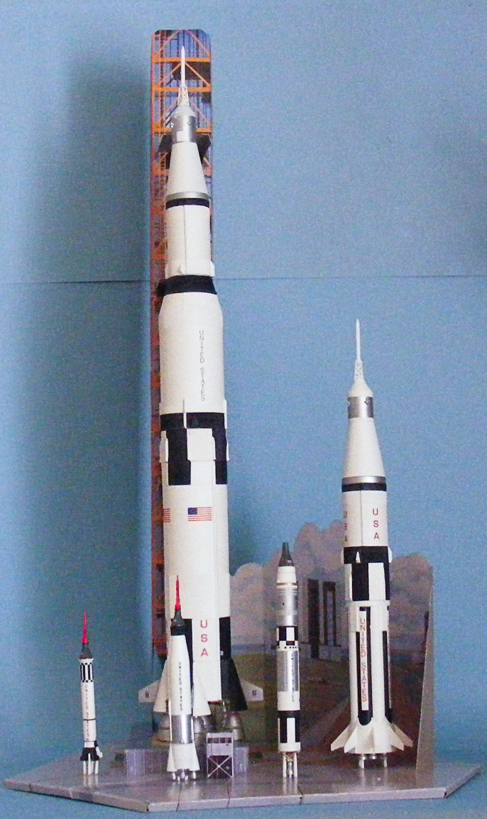 AMT 0700 1/200 Man in Space Build Image 17