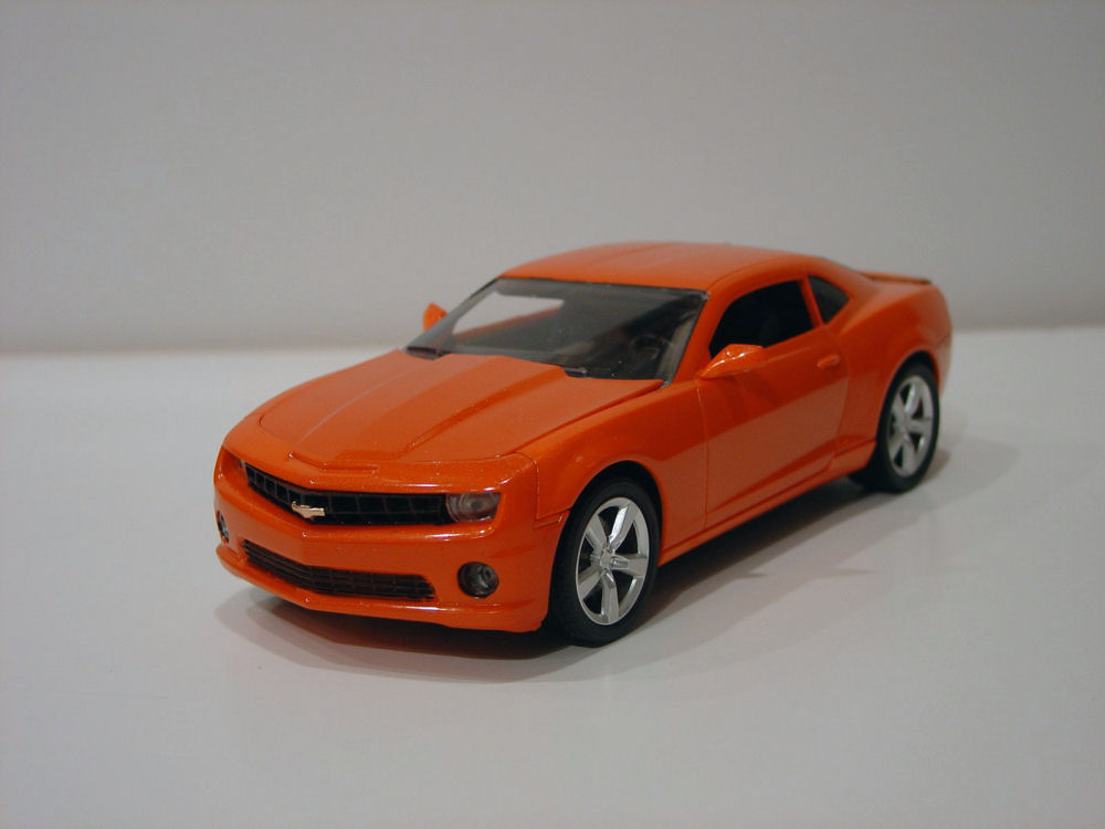 AMT 0742 1/25 2010 Chevy Camaro SS/RS Coupe Build Image 01