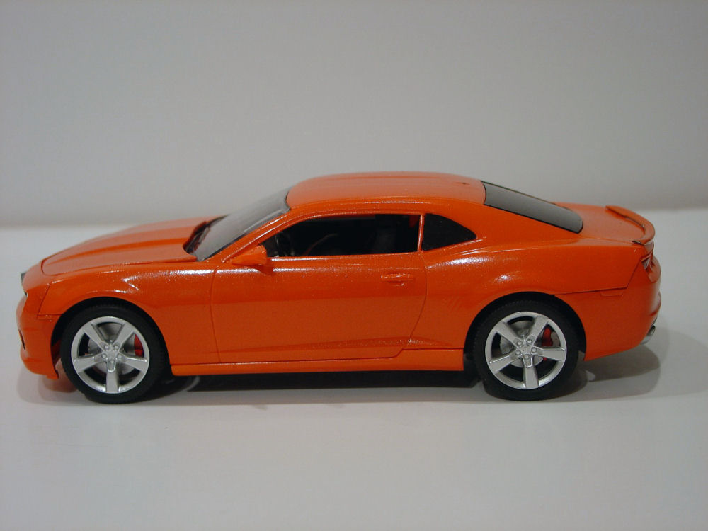 AMT 0742 1/25 2010 Chevy Camaro SS/RS Coupe Build Image 02