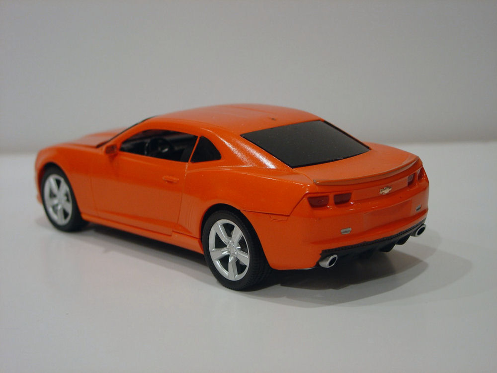 AMT 0742 1/25 2010 Chevy Camaro SS/RS Coupe Build Image 03