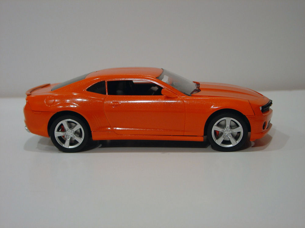 AMT 0742 1/25 2010 Chevy Camaro SS/RS Coupe Build Image 05