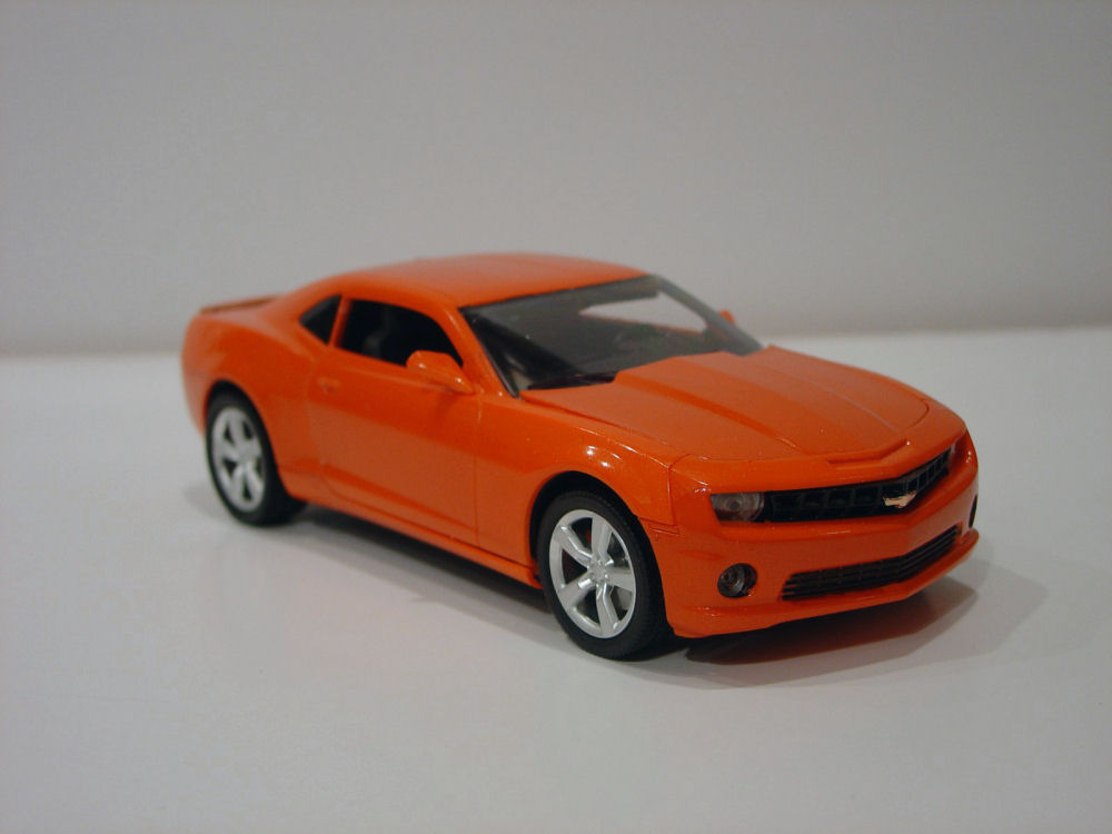 AMT 0742 1/25 2010 Chevy Camaro SS/RS Coupe Build Image 06