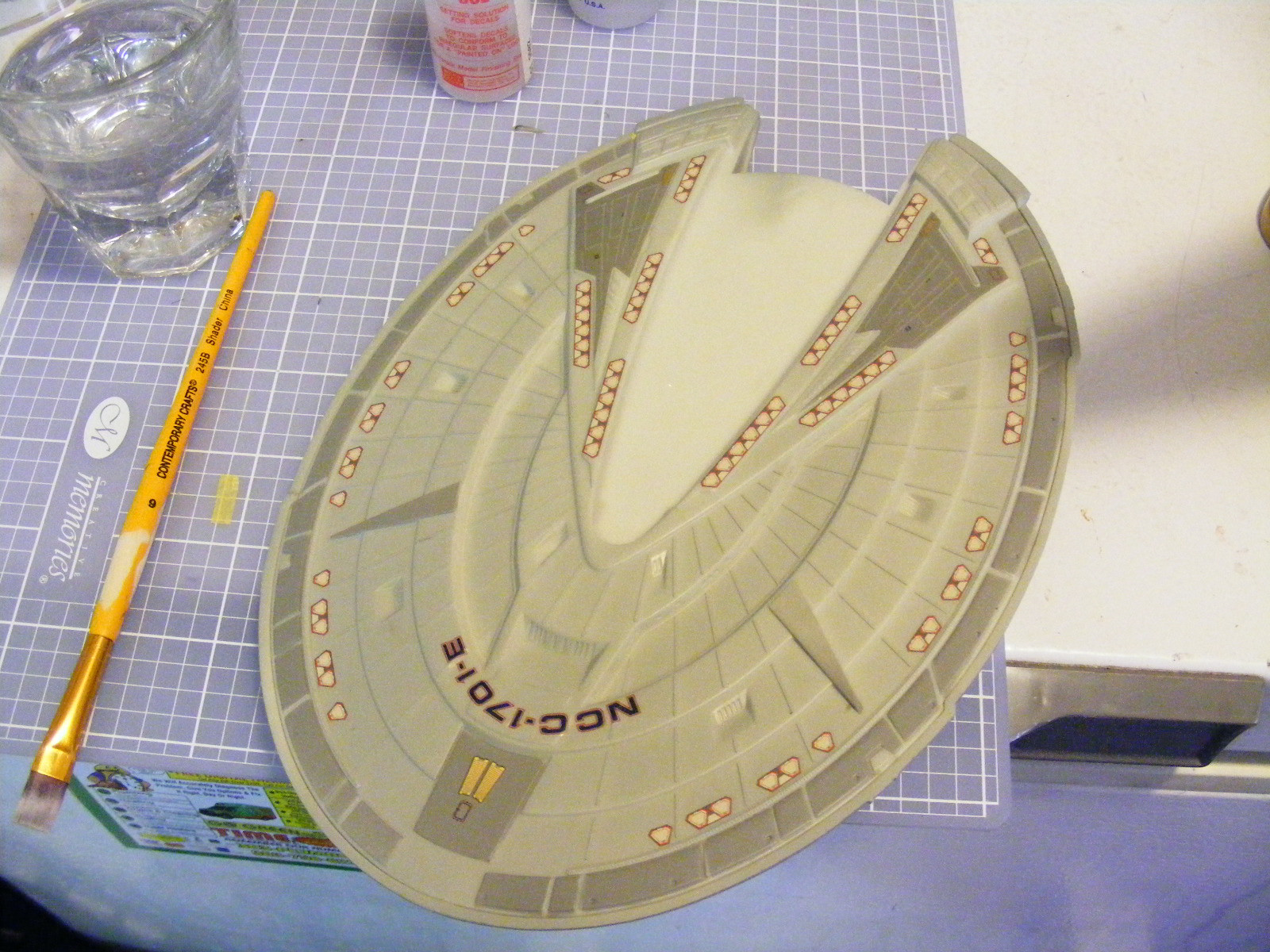 AMT 0853 1/1400 USS Enterprise NCC-1701E Build Image 19
