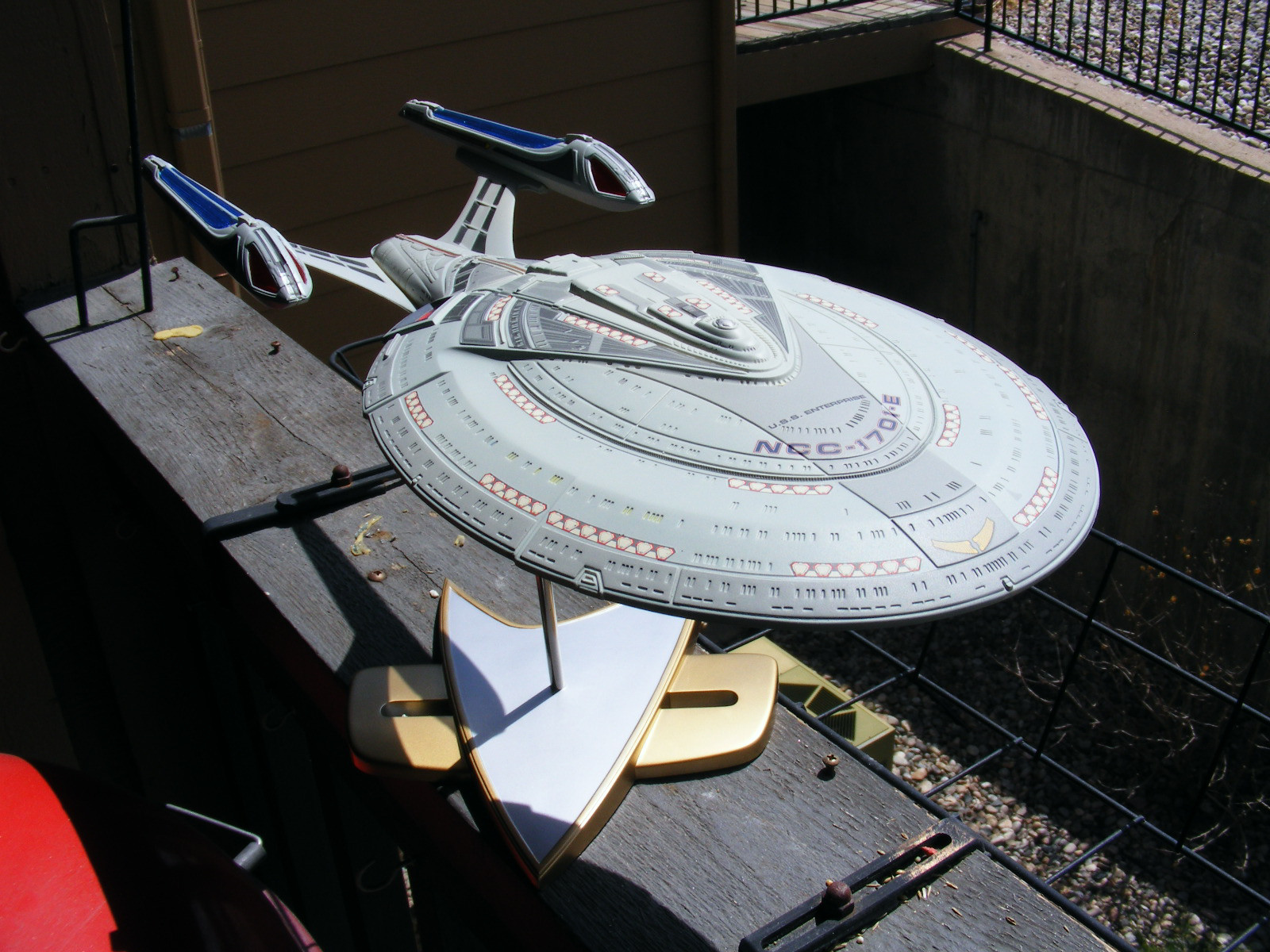 AMT 0853 1/1400 USS Enterprise NCC-1701E Build Image 22