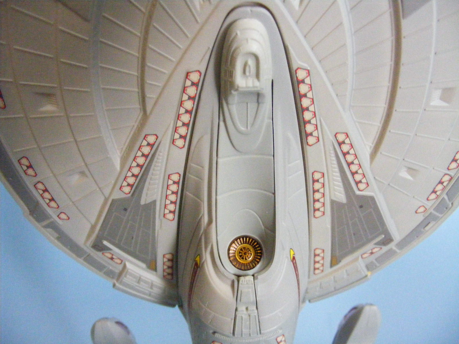 AMT 0853 1/1400 USS Enterprise NCC-1701E Build Image 28