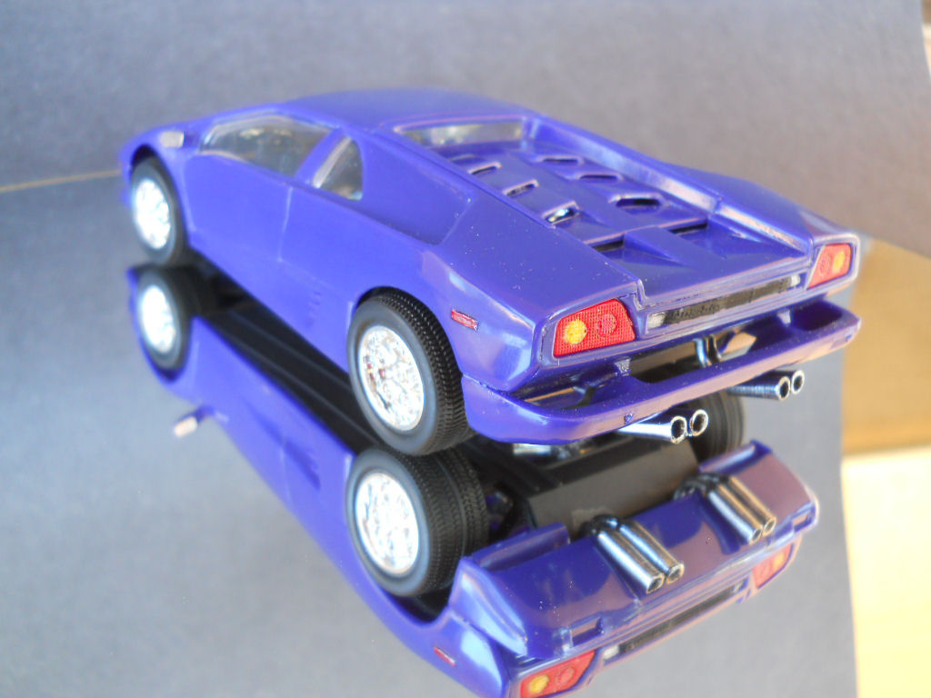 AMT 8064 1/25 Lamborghini Diablo Build Image 05