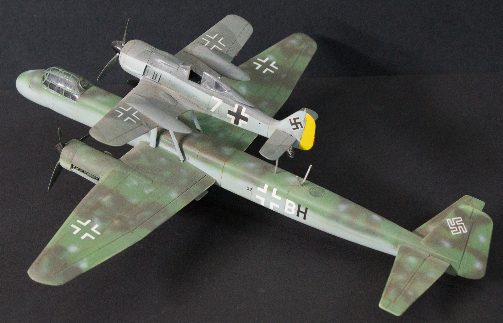 AMT 729206 1/72 Ju 88H-4 Fuhrungsmachine Build Image 02