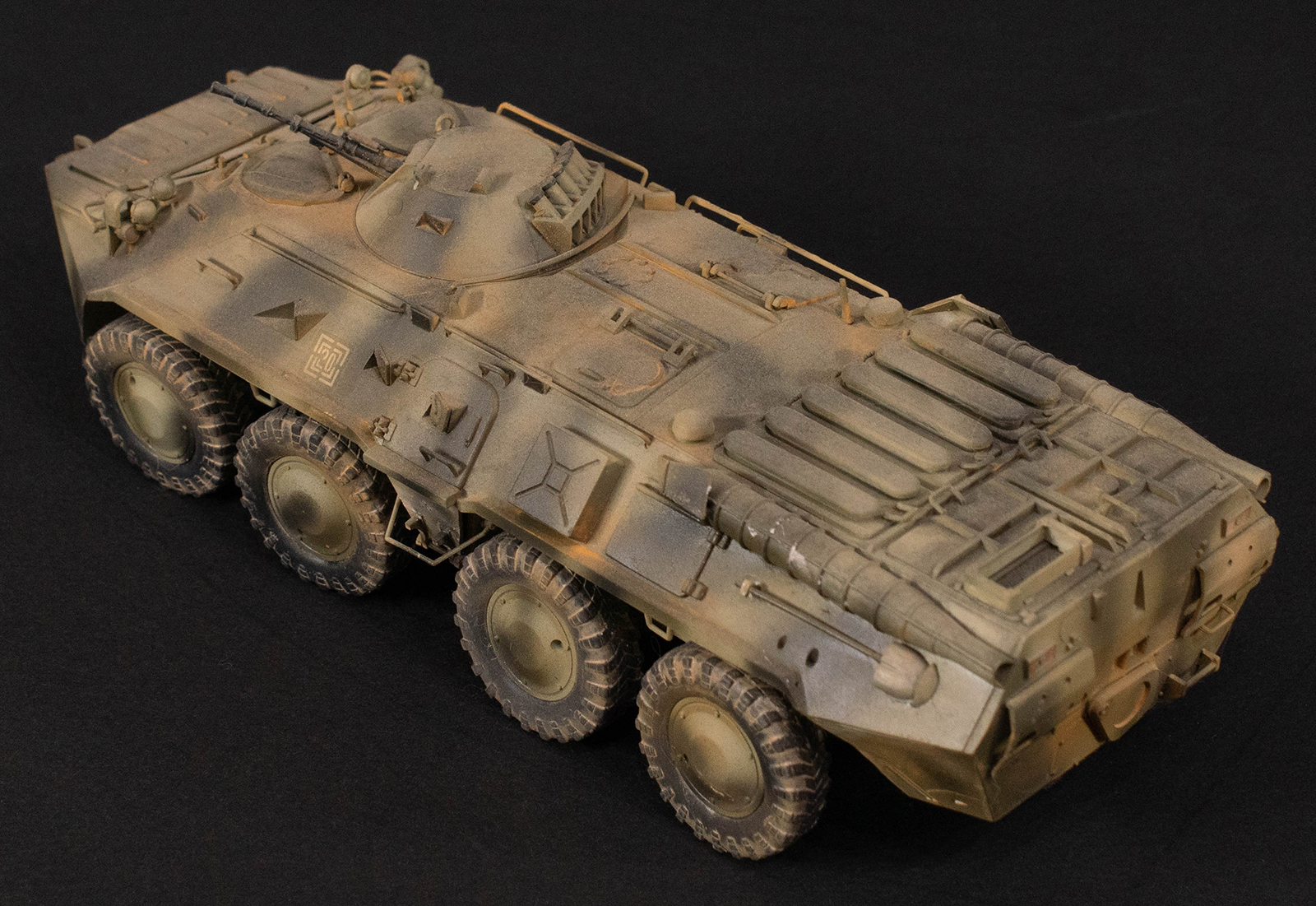 DML 1/35 BTR-80 Build Image 11